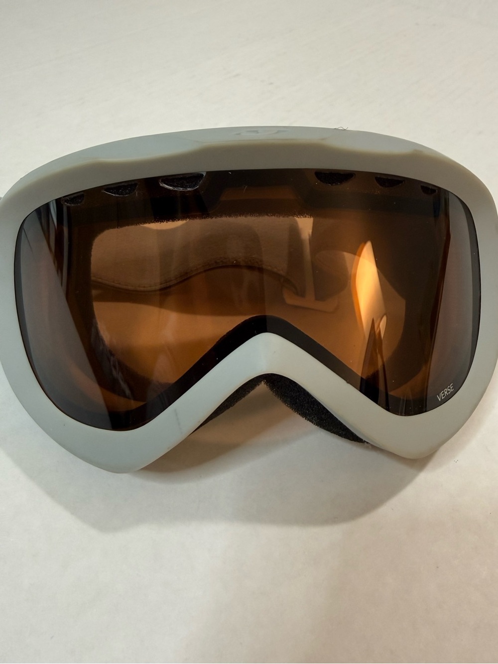 Giro Verse Snow Goggles Gray Amber Lens Ski Snowboard Adult Unisex Winter